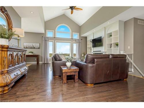 5342 Eramosa-Erin Townline, Guelph/Eramosa, ON - Indoor Photo Showing Living Room