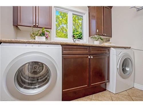 5342 Eramosa-Erin Townline, Guelph/Eramosa, ON - Indoor Photo Showing Laundry Room