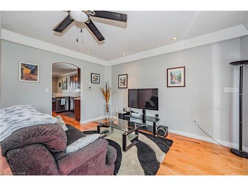 16 Speedvale Avenue W, Guelph, ON - Indoor Photo Showing Bedroom