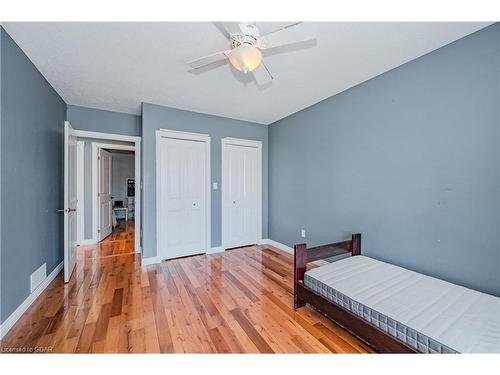 16 Speedvale Avenue W, Guelph, ON - Indoor Photo Showing Bedroom