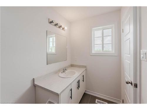 26 Elsegood Drive, Guelph, ON - Indoor Photo Showing Bathroom