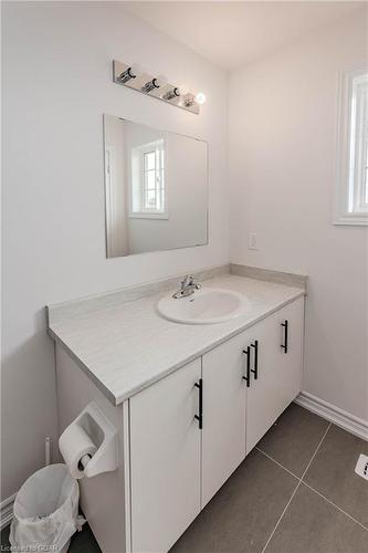 26 Elsegood Drive, Guelph, ON - Indoor Photo Showing Bathroom