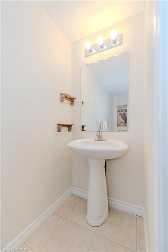 193 Carters Lane, Rockwood, ON - Indoor Photo Showing Bathroom