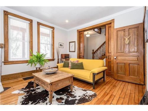 1836 Sawmill Road, Conestogo, ON - Indoor Photo Showing Living Room