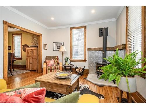 1836 Sawmill Road, Conestogo, ON - Indoor Photo Showing Living Room