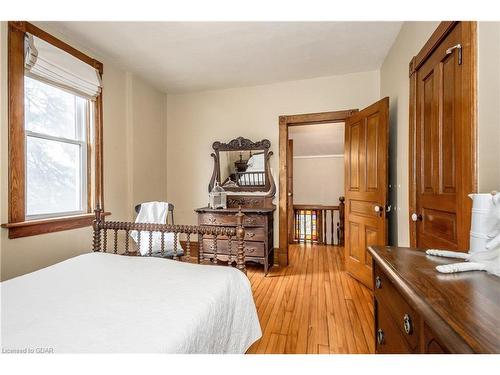 1836 Sawmill Road, Conestogo, ON - Indoor Photo Showing Bedroom