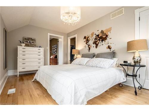 1836 Sawmill Road, Conestogo, ON - Indoor Photo Showing Bedroom