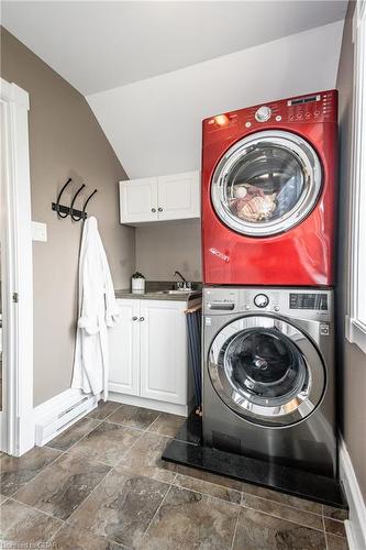 1836 Sawmill Road, Conestogo, ON - Indoor Photo Showing Laundry Room