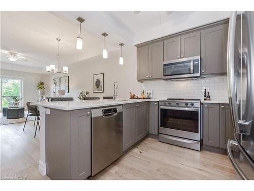 5-19 Stumpf Street, Elora, ON - Indoor Photo Showing Kitchen With Upgraded Kitchen