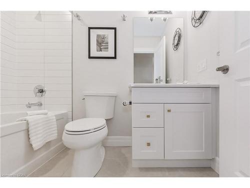 5-19 Stumpf Street, Elora, ON - Indoor Photo Showing Bathroom