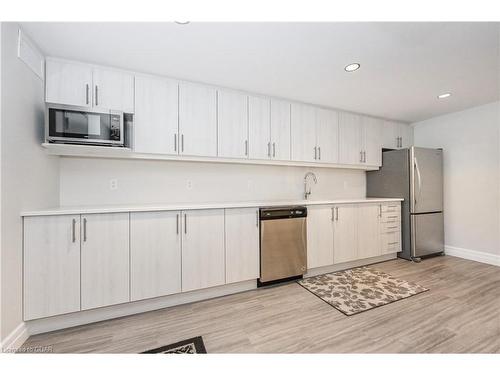 5-19 Stumpf Street, Elora, ON - Indoor Photo Showing Kitchen