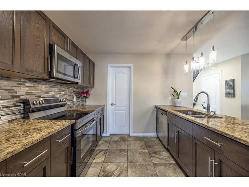 201 Summit Ridge Drive, Guelph, ON - Indoor Photo Showing Kitchen With Double Sink With Upgraded Kitchen