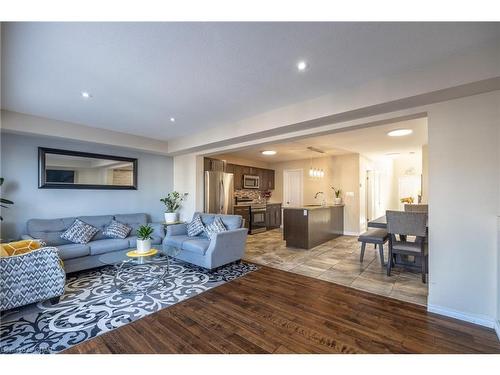 201 Summit Ridge Drive, Guelph, ON - Indoor Photo Showing Living Room