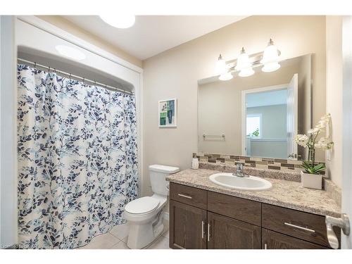 201 Summit Ridge Drive, Guelph, ON - Indoor Photo Showing Bathroom