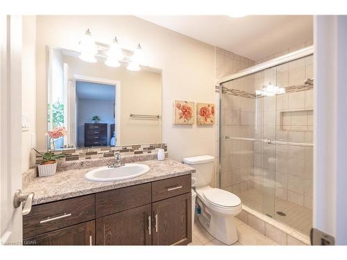 201 Summit Ridge Drive, Guelph, ON - Indoor Photo Showing Bathroom