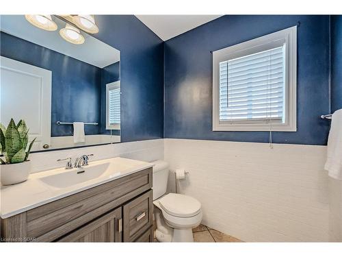 67 Laughland Lane, Guelph, ON - Indoor Photo Showing Bathroom