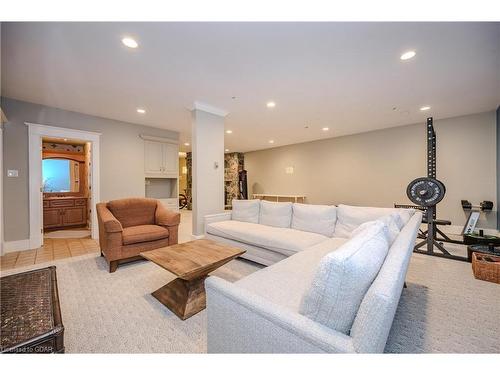 35 Queen Street, Guelph, ON - Indoor Photo Showing Living Room