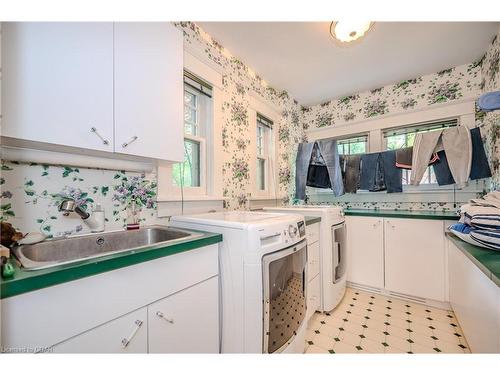 35 Queen Street, Guelph, ON - Indoor Photo Showing Kitchen