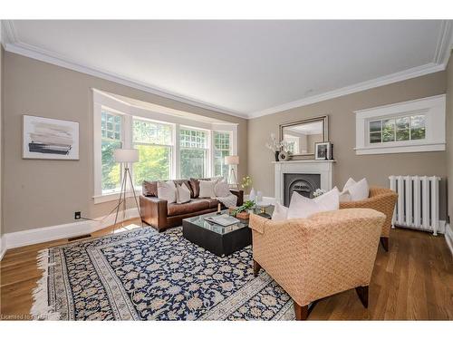 35 Queen Street, Guelph, ON - Indoor Photo Showing Living Room With Fireplace