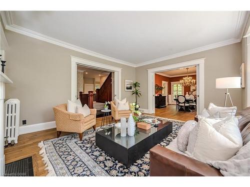 35 Queen Street, Guelph, ON - Indoor Photo Showing Living Room