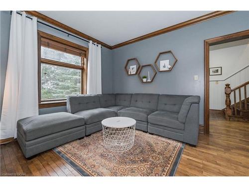 6795 11Th Line, Alliston, ON - Indoor Photo Showing Living Room