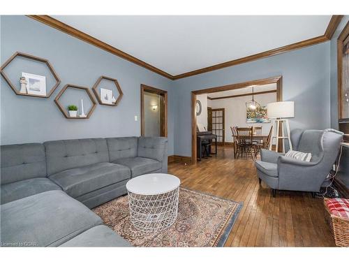 6795 11Th Line, Alliston, ON - Indoor Photo Showing Living Room