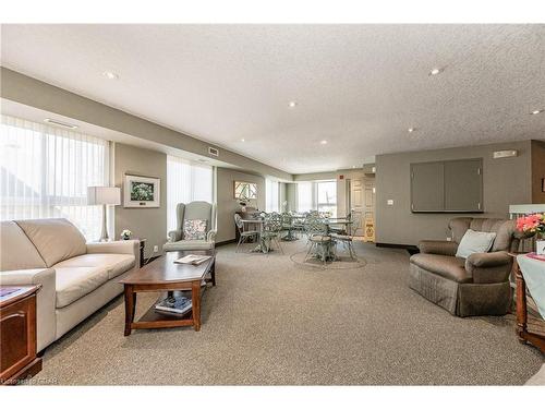 506-20 St George Street, Kitchener, ON - Indoor Photo Showing Living Room