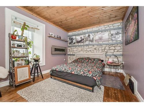 180 Union Street W, Fergus, ON - Indoor Photo Showing Bedroom