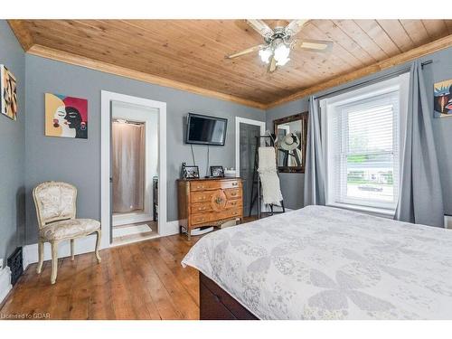 180 Union Street W, Fergus, ON - Indoor Photo Showing Bedroom