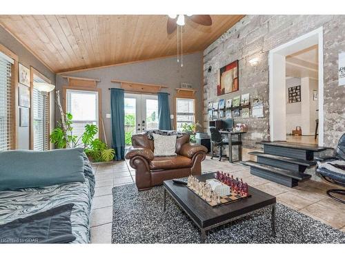 180 Union Street W, Fergus, ON - Indoor Photo Showing Living Room