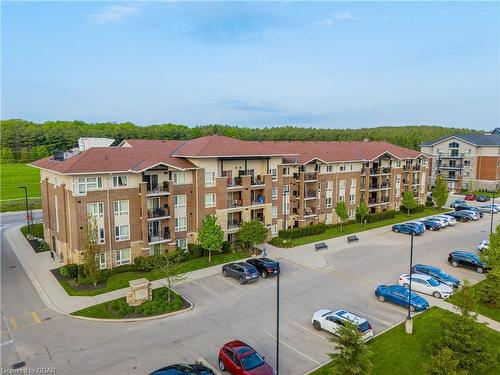 105-45 Kingsbury Square, Guelph, ON - Outdoor