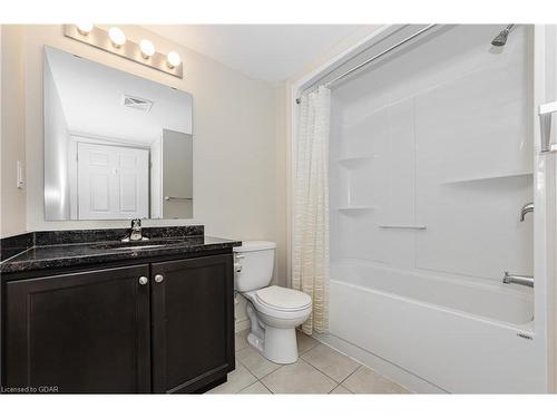 105-45 Kingsbury Square, Guelph, ON - Indoor Photo Showing Bathroom