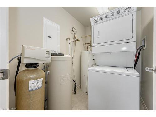 105-45 Kingsbury Square, Guelph, ON - Indoor Photo Showing Laundry Room