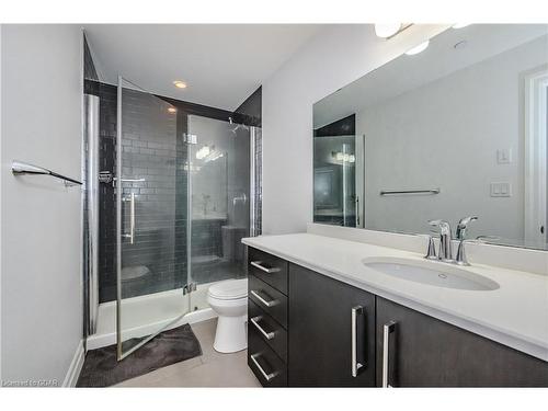 708-160 Macdonell Street, Guelph, ON - Indoor Photo Showing Bathroom