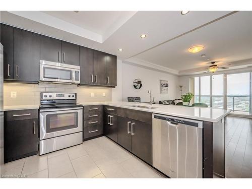 708-160 Macdonell Street, Guelph, ON - Indoor Photo Showing Kitchen