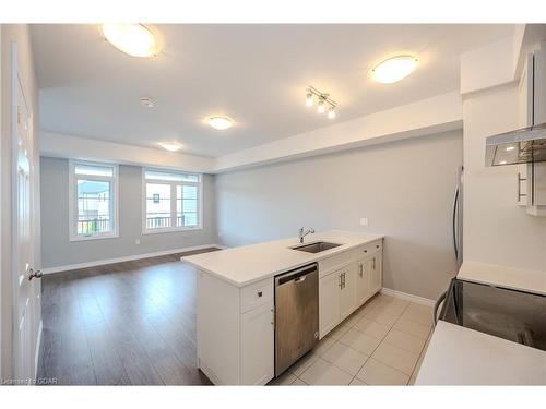 178 Oat Lane, Kitchener, ON - Indoor Photo Showing Kitchen