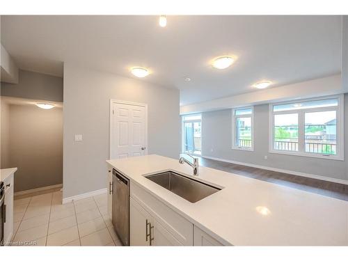 178 Oat Lane, Kitchener, ON - Indoor Photo Showing Kitchen