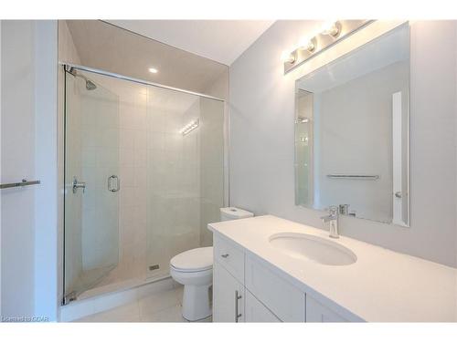 178 Oat Lane, Kitchener, ON - Indoor Photo Showing Bathroom