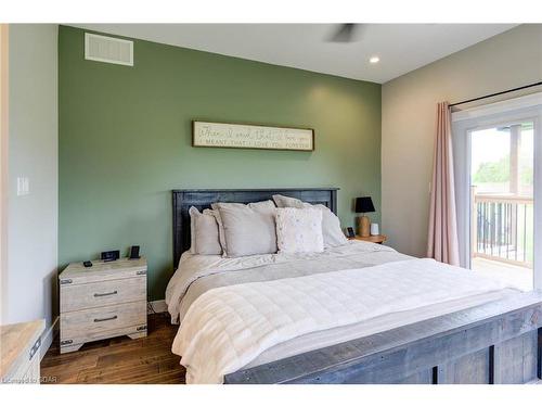 133 Parker Drive, Kenilworth, ON - Indoor Photo Showing Bedroom