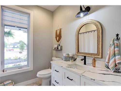 133 Parker Drive, Kenilworth, ON - Indoor Photo Showing Bathroom