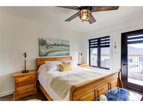 133 Parker Drive, Kenilworth, ON - Indoor Photo Showing Bedroom