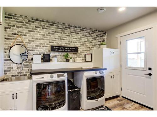 133 Parker Drive, Kenilworth, ON - Indoor Photo Showing Laundry Room