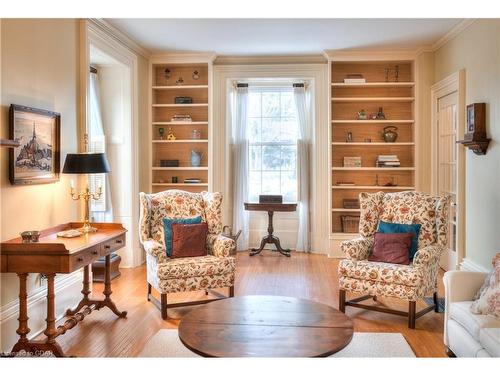 240 Union Street W, Fergus, ON - Indoor Photo Showing Living Room