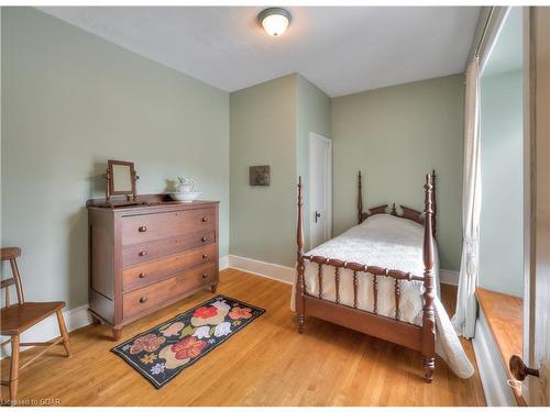 240 Union Street W, Fergus, ON - Indoor Photo Showing Bedroom