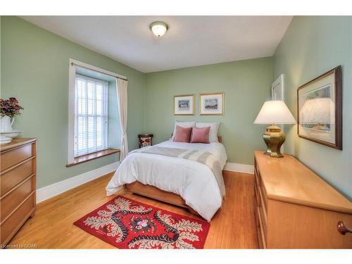 240 Union Street W, Fergus, ON - Indoor Photo Showing Bedroom