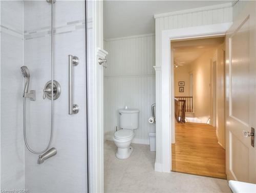 240 Union Street W, Fergus, ON - Indoor Photo Showing Bathroom