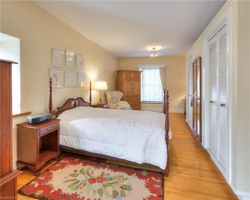 240 Union Street W, Fergus, ON - Indoor Photo Showing Bedroom