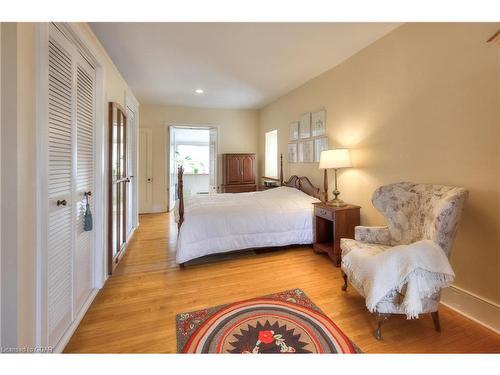 240 Union Street W, Fergus, ON - Indoor Photo Showing Bedroom