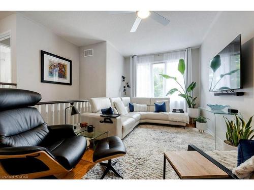 30 Fern Valley Crescent, Brampton, ON - Indoor Photo Showing Living Room