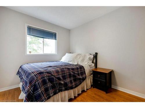 30 Fern Valley Crescent, Brampton, ON - Indoor Photo Showing Bedroom